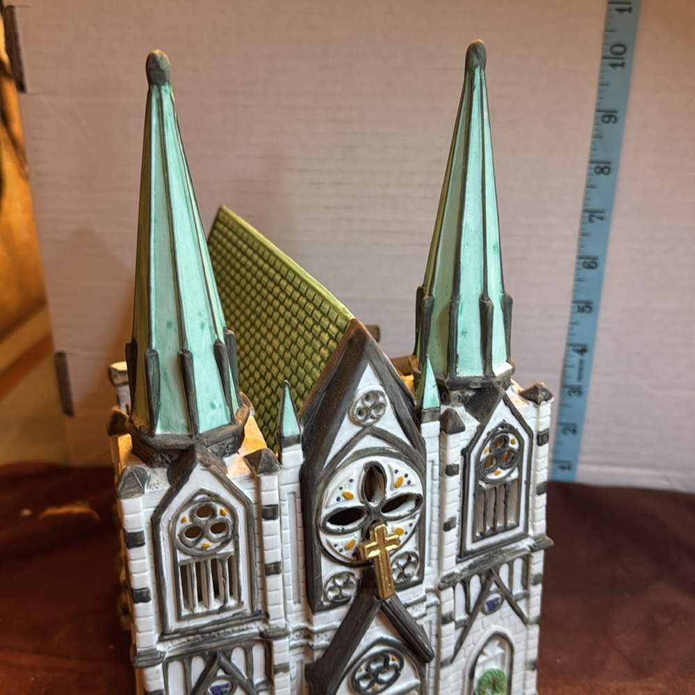 🐈‍⬛ Heritage Village Christmas in the City Series “Cathedral “(R) - Picture 3 of 12